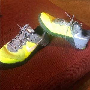 Nike metcon 2 w 7.5 Euc neon green yellow